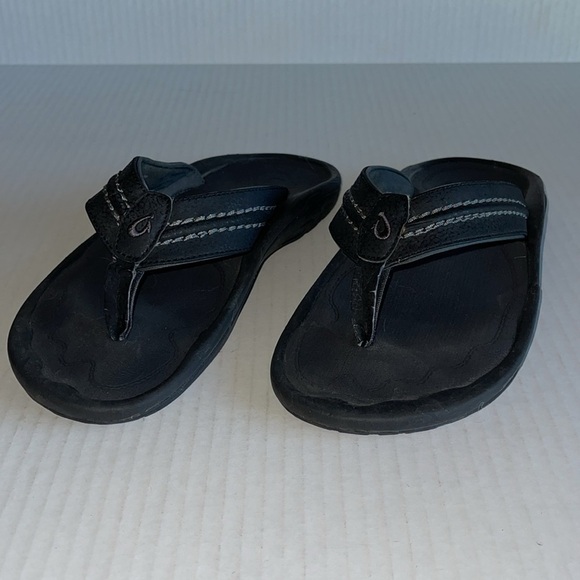 Olukai Black Hokua Flip Flop Sandals - Picture 4 of 11
